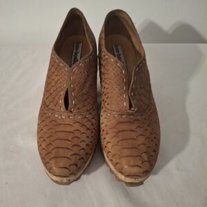 Bon Bonite Women's Brown Slip-on Mule Clogs with Woven Design